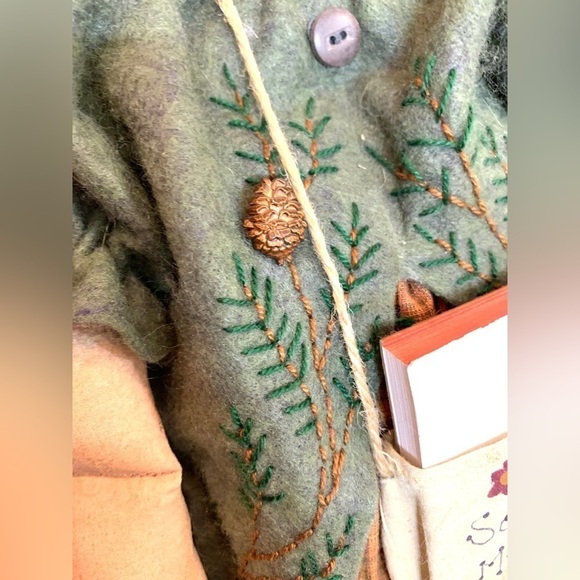 Nancy Nyleen Folkart Lucy Hanging Reminder Doll with Notepad Country Decor NEW - Picture 7 of 11